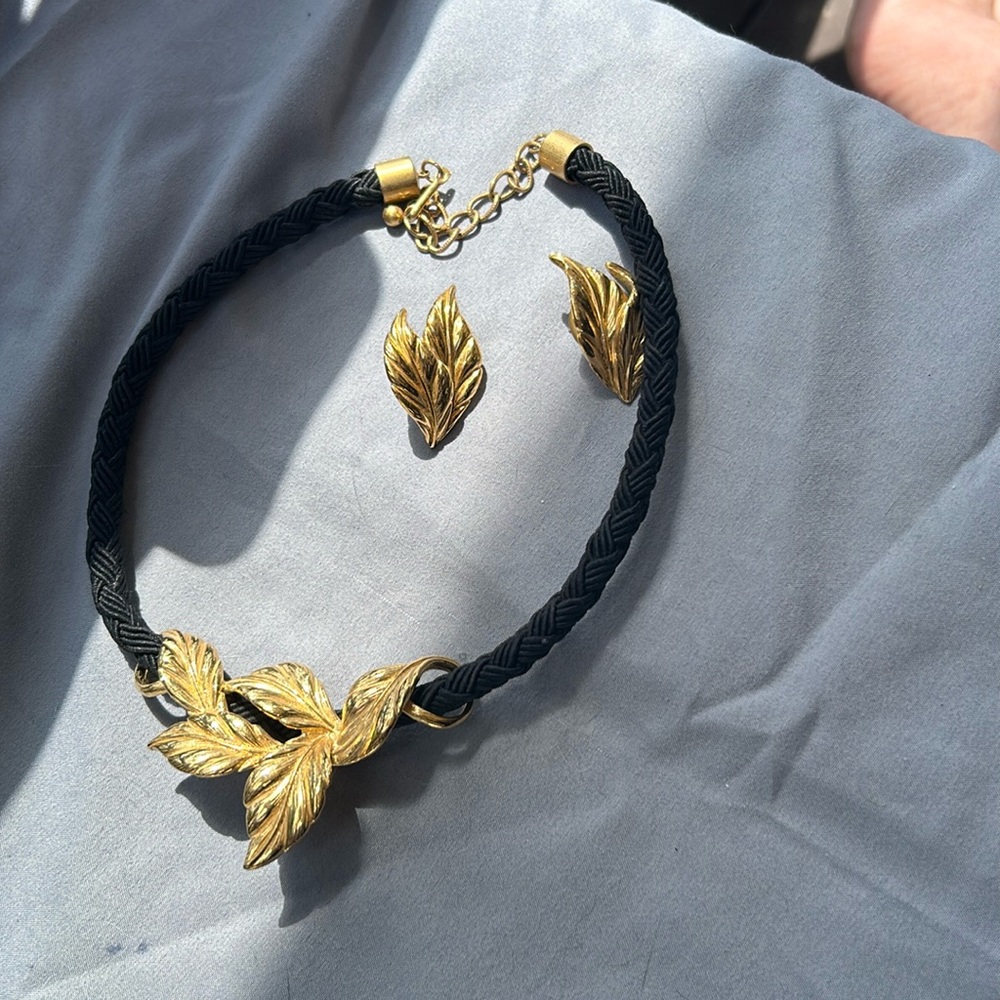 Costume jewelry vintage